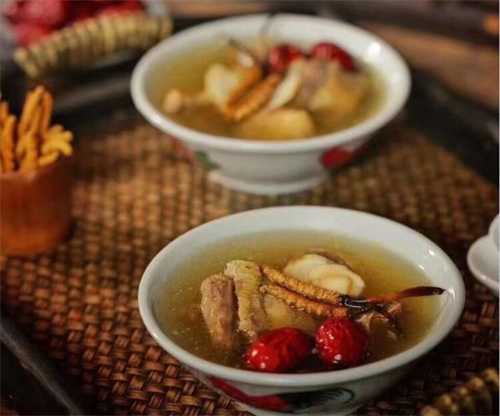 冬蟲夏草怎么煲湯？冬蟲夏草煲湯的方法