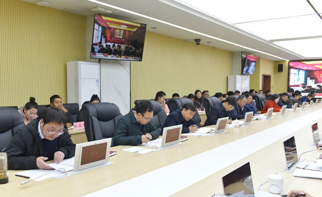 李成統(tǒng)主持召開(kāi)比如縣2025年蟲(chóng)草采集管理服務(wù)動(dòng)員部署會(huì)