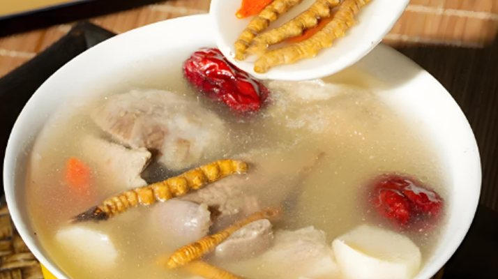 吃鮮冬蟲夏草會(huì)臉過敏嗎？