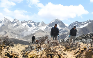  如何在保護(hù)生態(tài)環(huán)境的前提下合理利用冬蟲夏草資源？