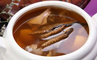 東強(qiáng)堂蟲(chóng)草清燉團(tuán)魚(yú)：秋冬滋補(bǔ)硬菜，一口鮮醇養(yǎng)身心